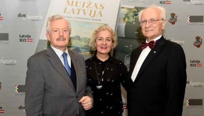 Foto: Iznācis unikālās enciklopēdijas 'Muižas Latvijā' pirmais sējums