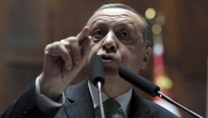 Sauszemes operācija pret Afrīnu 'de facto' jau ir sākusies, apgalvo Erdogans