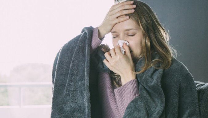 Infografika: Kādi ir gripas simptomi un kā ārstēties