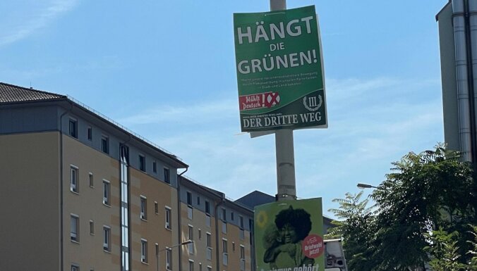 Vācijas tiesa liek noņemt plakātus ar saukli 'Pakariet zaļos!'