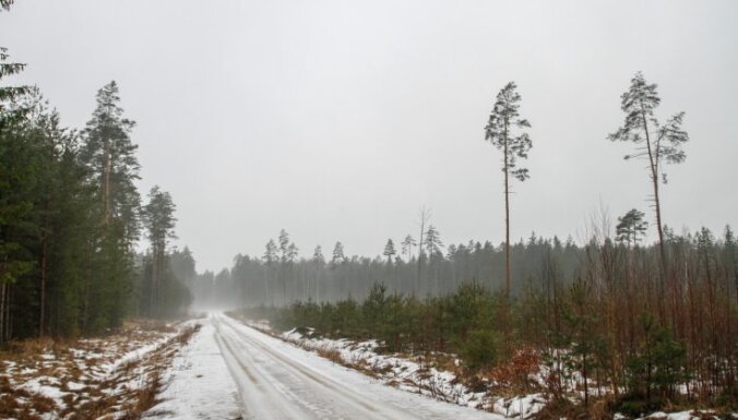 Метеорологи: сегодня качество воздуха в Латвии будет еще хуже