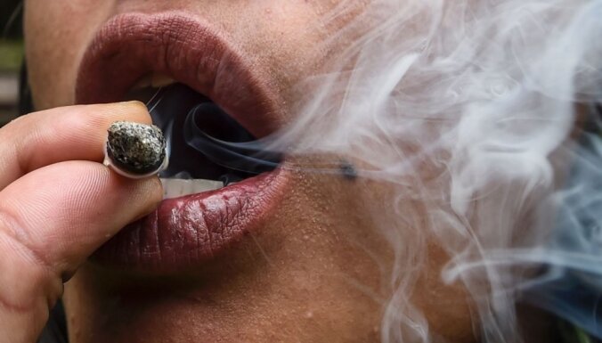 15 лет курит марихуану калифорния легализация марихуаны