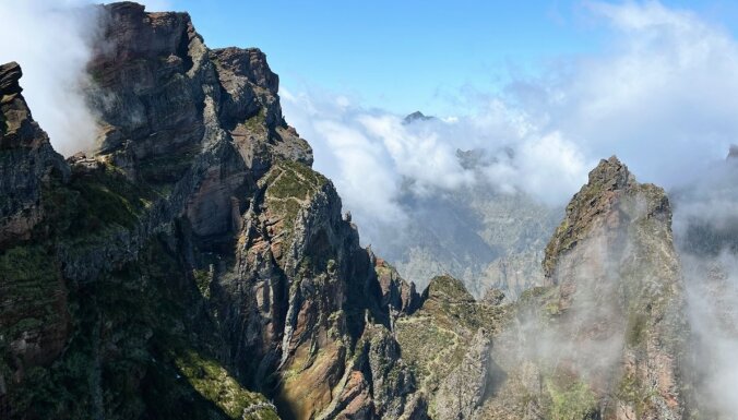 Madeiras ceļojuma stāsts: pastaigas mākoņos, ūdenskritumi un pludmales