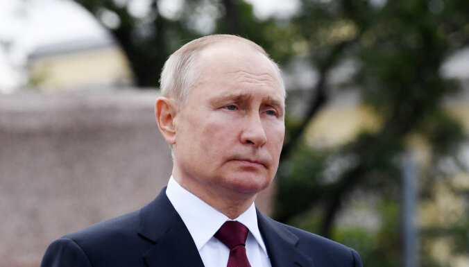 Владимир Путин подписал новый закон об "иноагентах"