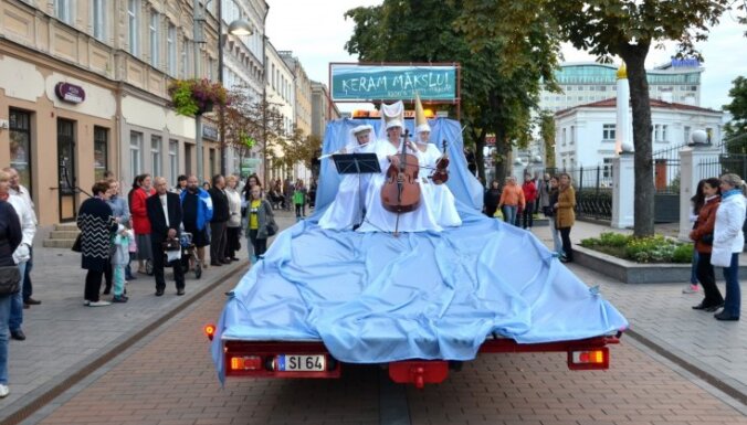 Ceļojums festivāla 'Daugavpils ReStArt 2015' mūzikas un mākslas pasaulē turpinās