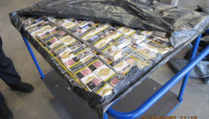 Foto: VID muitnieki novērš 616 tūkstošu cigarešu kontrabandu