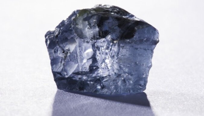 В Канаде нашли гигантский алмаз: самый крупный из найденных на континенте