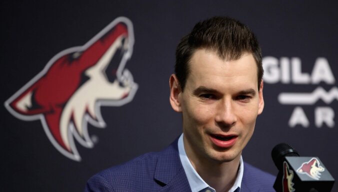 NHL neredzēts sods: diskvalifikāciju saņem līgas jaunākais ģenerālmenedžeris