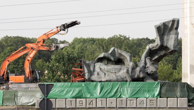 ФОТО. В парке Победы демонтирована женская фигура — образ Ники