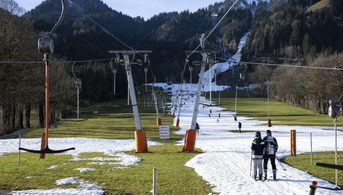 На альпийских горнолыжных курортах не хватает снега, температура поднялась до 18 градусов