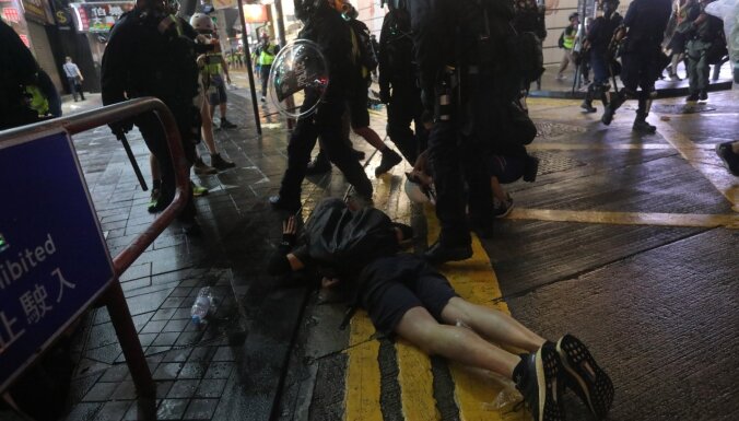 В Гонконге возобновились протесты: более 200 человек задержаны, 18 госпитализированы