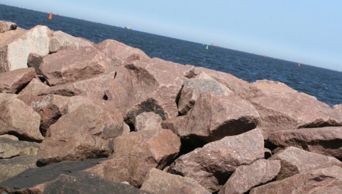 Tiesa atļauj daļēji aizbērt jūru pie Daugavgrīvas mola