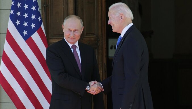Foto: Baidens un Putins ierodas uz samitu Ženēvā