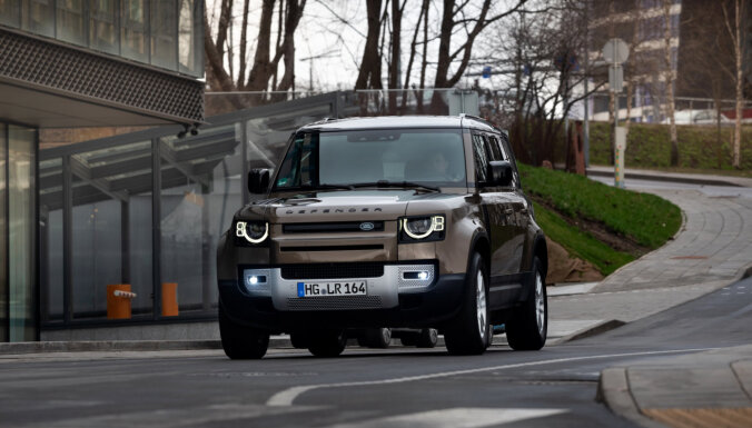Atgriešanās, kas satricināja pasauli: jaunais 'Land Rover Defender' apvidnieks