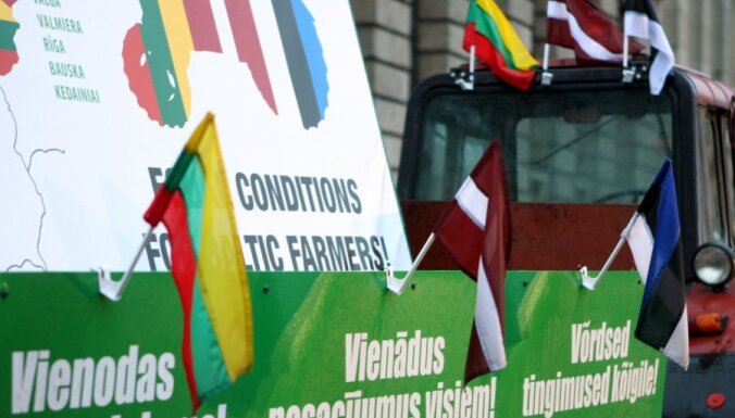Baltijas lauksaimnieki Briselē ar dziesmām un karogiem rokās prasa taisnīgus tiešmaksājumus