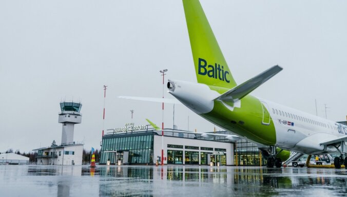 'airBaltic' pārvadāto pasažieru skaits aprīlī palielinājies gandrīz piecas reizes