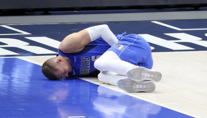 Кристап Порзиньгис получил новую травму в матче регулярного чемпионата НБА
