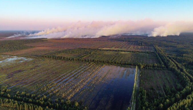 КАРТА. Латвия в огне: горит более 1000 гектаров леса и торфяных болот