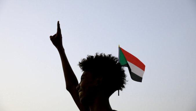 Sudānā protestē pret pārtikas cenu pieaugumu; reģionos izsludina ārkārtas stāvokli
