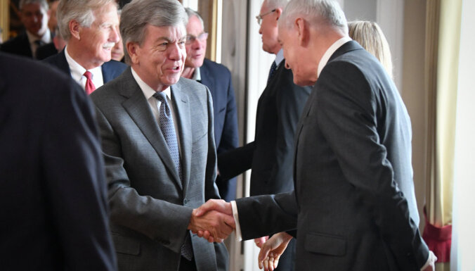 Американские сенаторы в Риге поддержали укрепление присутствия НАТО в Балтии