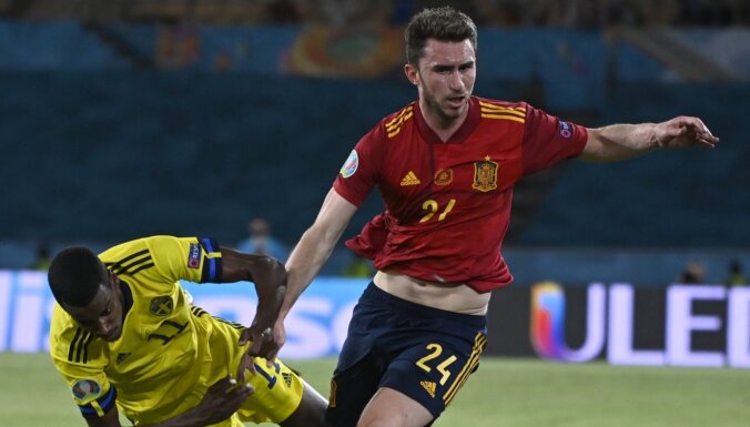 Spānijas izlase ar 900 piespēlēm nespēj apspēlēt Zviedrijas futbolistus