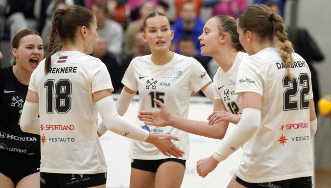 RVS/LU volejbolistes iekļūst Latvijas čempionāta finālā; 'Jelgava' panāk pusfināla trešo spēli