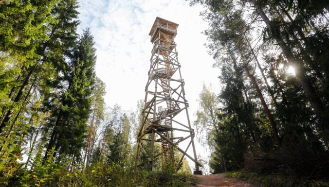 Aktīva atpūta Ogrē – Baltijā lielākais klinšu kāpšanas tornis, izjādes un disku golfs