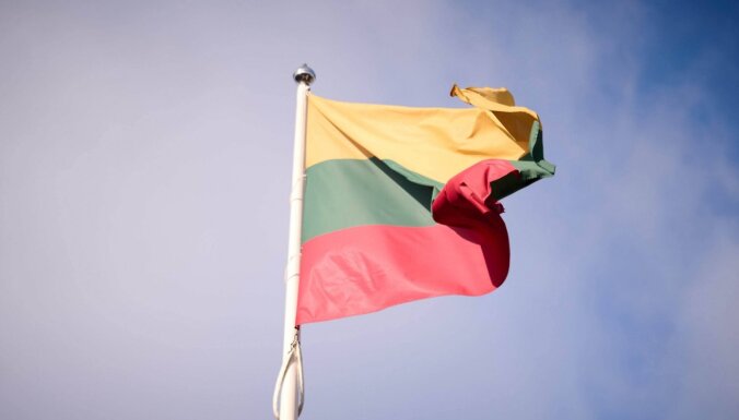 Литва перестанет получать газ, нефть и электричество из России