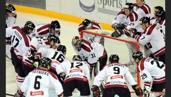 Хоккей: Латвия сыграет против Канады