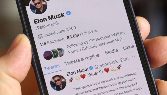 Маск предложил платить за галочки верификации в Twitter по восемь долларов в месяц