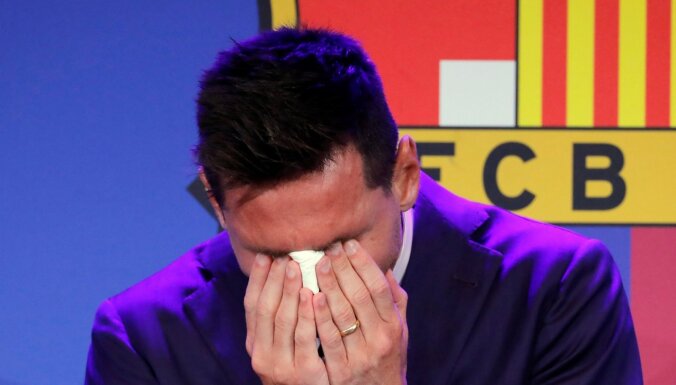 Mesi ar asarām acīs atvadās no 'Barcelona'; visticamāk, pievienosies PSG