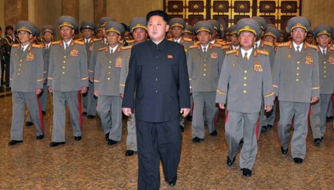 Kims Čenuns partijas gadadienā neapmeklē vadoņu mauzoleju; nav redzēts jau ilgāk par mēnesi