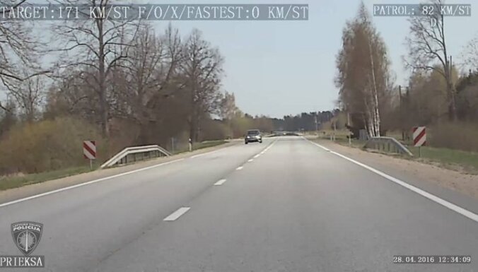Autovadītājs Rīgā uz lidostu steidzies ar 170 km/h
