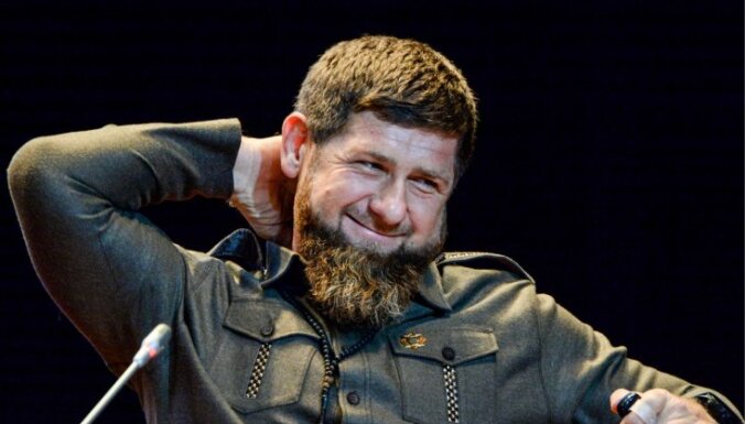 "Встают на колени и говорят: Рамзан, ты наш герой". Как Кадыров с дагестанцами поссорился