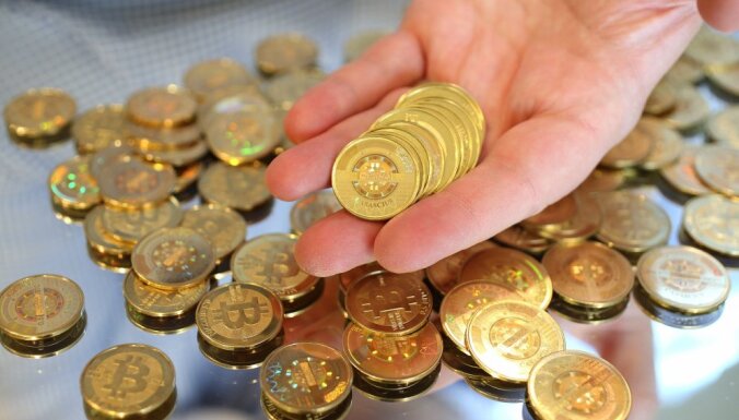 Kriptotirgus noslīd zem triljona un 'Bitcoin' tuvu zemākajam 2022. gada līmenim