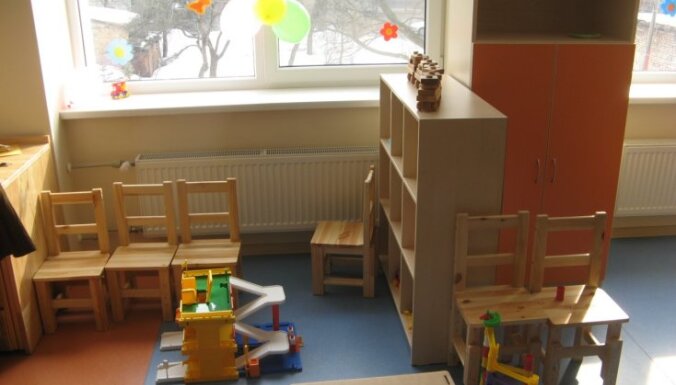 Aldermane: moduļu bērnudārzi Rīgā rindu problēmu neatrisinātu