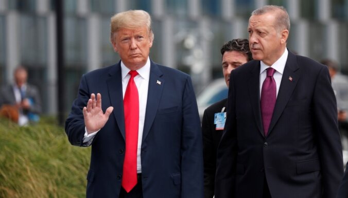 Tramps Turcijai sola ekonomisku sagrāvi, ja tā uzbruks kurdiem