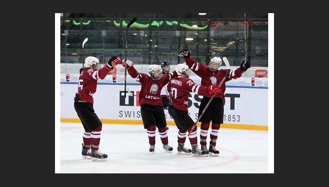 Latvijas U-18 hokejisti nosargā vietu pasaules čempionāta elitē