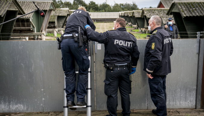 Dānijā par klepošanu uz policistiem piespriež cietumsodu