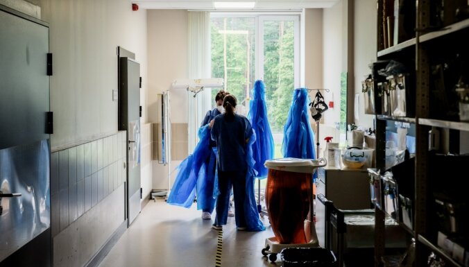Армия начнет помогать обслуживать больных с Covid-19 в больницах Риги