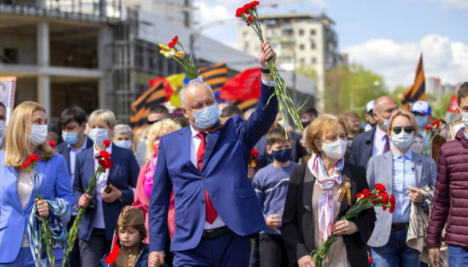 Dodons pirms Moldovas vēlēšanām metas cīņā pret viendzimuma attiecībām