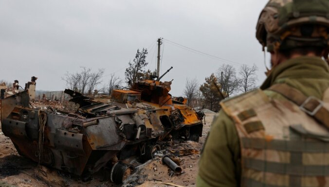 Krievija Ukrainā cenšas novērst taktiskās koordinācijas nepilnības, secinājis britu izlūkdienests