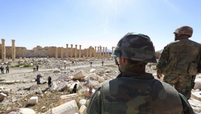 'Daesh' terors Palmīrā: karavīri atrod masu kapu