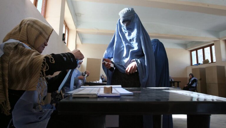 Афганку выпустят из тюрьмы, если она выйдет замуж за насильника