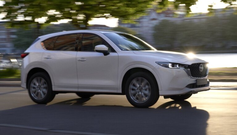 Modernizētā 'Mazda CX-5' ieguvusi vairākus vizuālā noformējuma variantus
