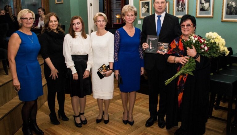 Foto: Aivara Brīzes piemiņas vakarā piedalās valsts augstākās amatpersonas