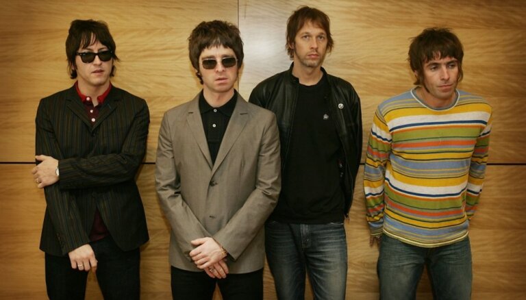 Музыканты Oasis пробрались к соседке, обокрали ее и нагадили в ванну