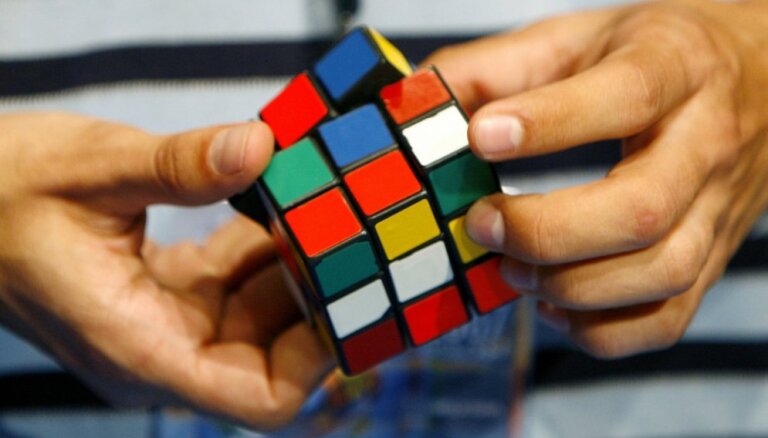 В Риге пройдет турнир по сборке кубика Рубика
