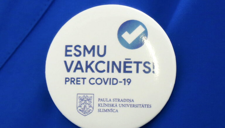 Латвия получила 273 600 адаптированных вакцин от Covid-19