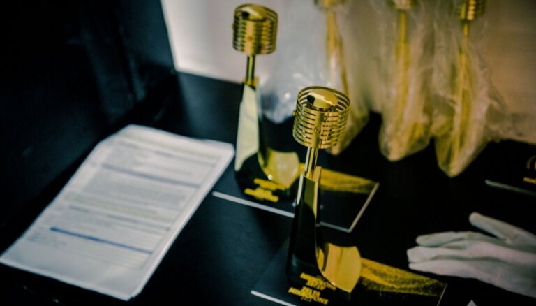 Izziņoti mūzikas ierakstu balvas 'Zelta mikrofons' pretendenti